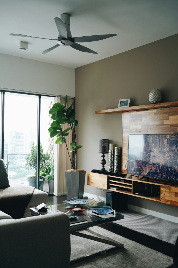 Een stille ventilator voor rust en koeling in huis